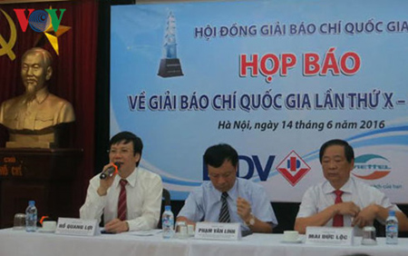 Họp báo Giải thưởng báo chí Quốc gia 2015.